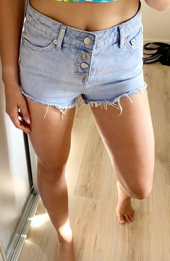 Très beau short de chez jennyfer taille 34 en très bon état 👌