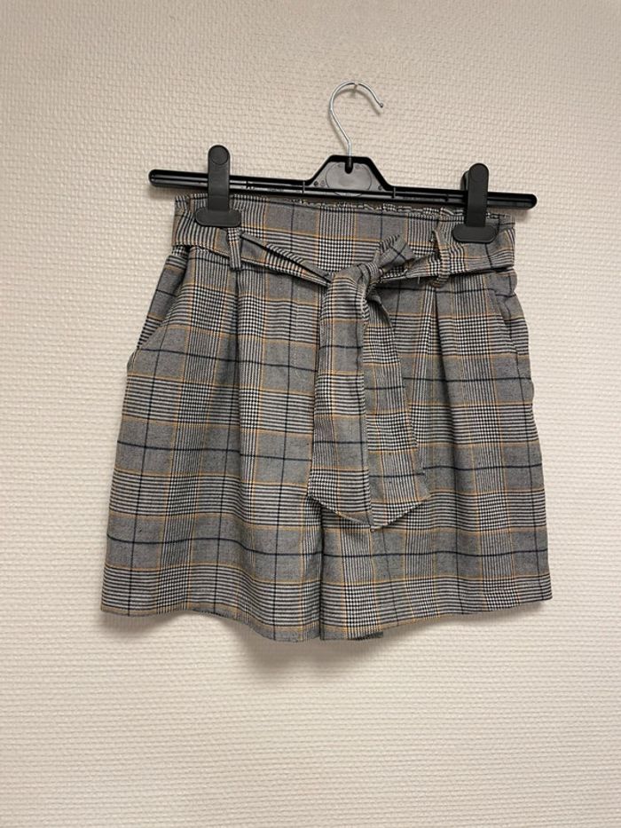 short gris femme taille S