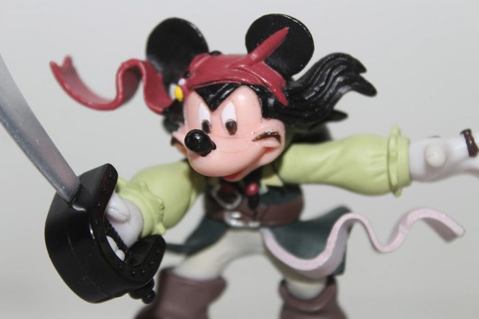 Figurine Mickey Pirate des Caraïbes - Disney - photo numéro 2