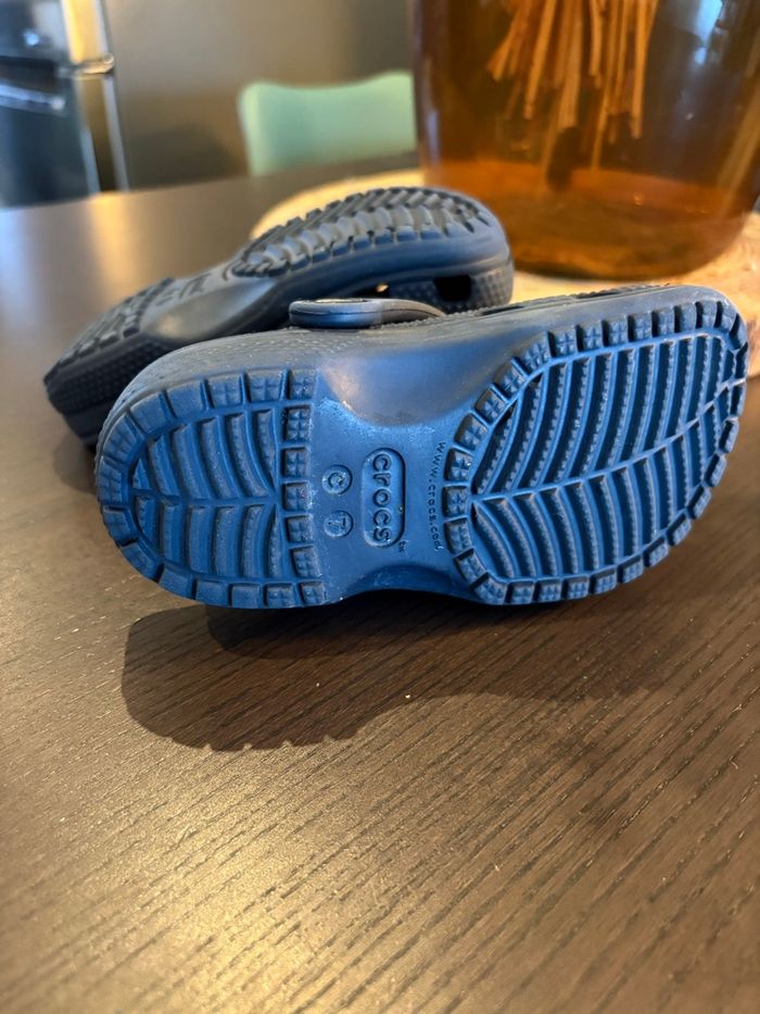 Crocs bleues - photo numéro 2