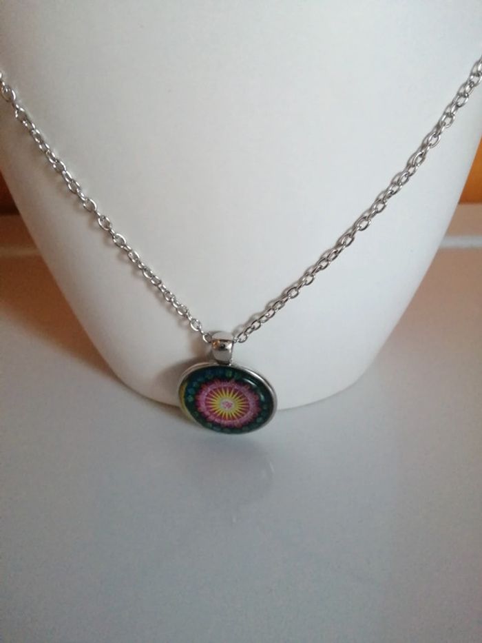 🌸Collier argenté avec pendentif mandala Neuf 🌸 - photo numéro 2