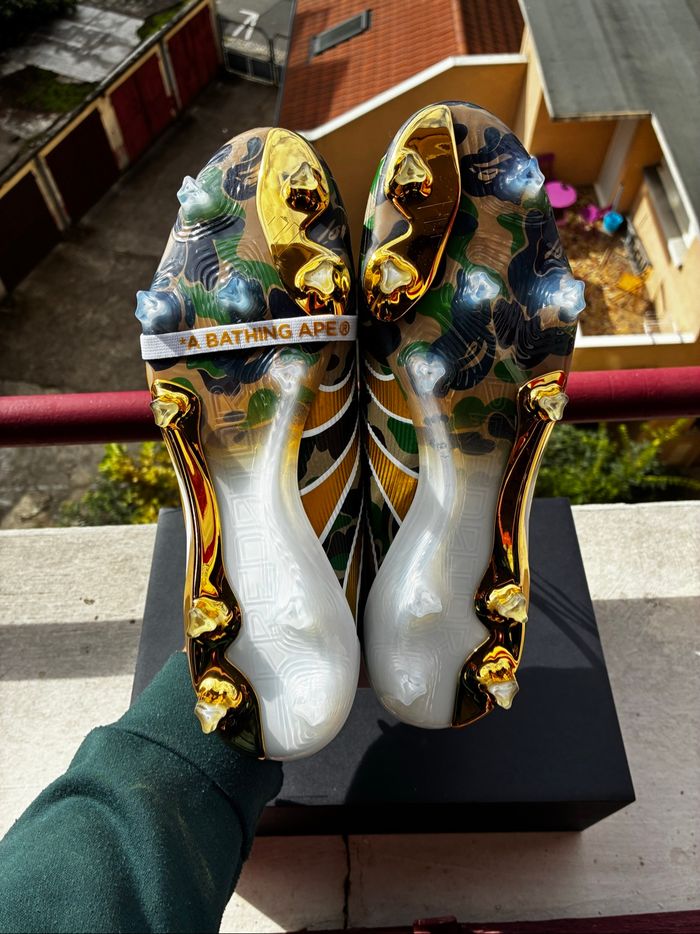 Crampons Adidas x Bape Predator - Taille 44 - Neufs - photo numéro 2