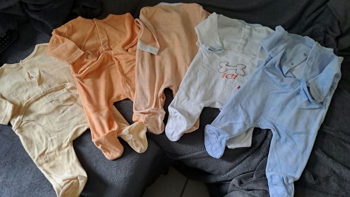 Lot 5 pyjamas garçon 6 mois - photo numéro 2