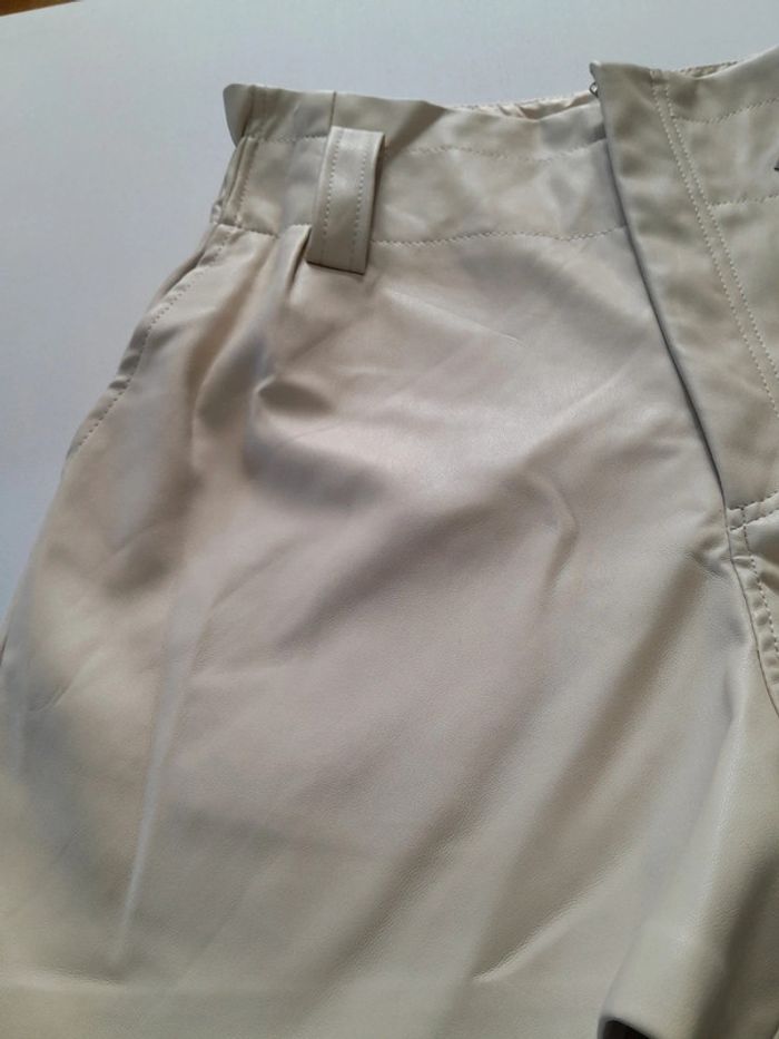 Short taille haute simili la city - photo numéro 18