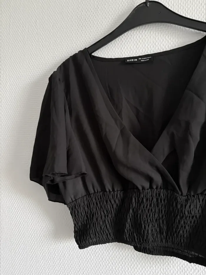 Blouse courte noire - photo numéro 2
