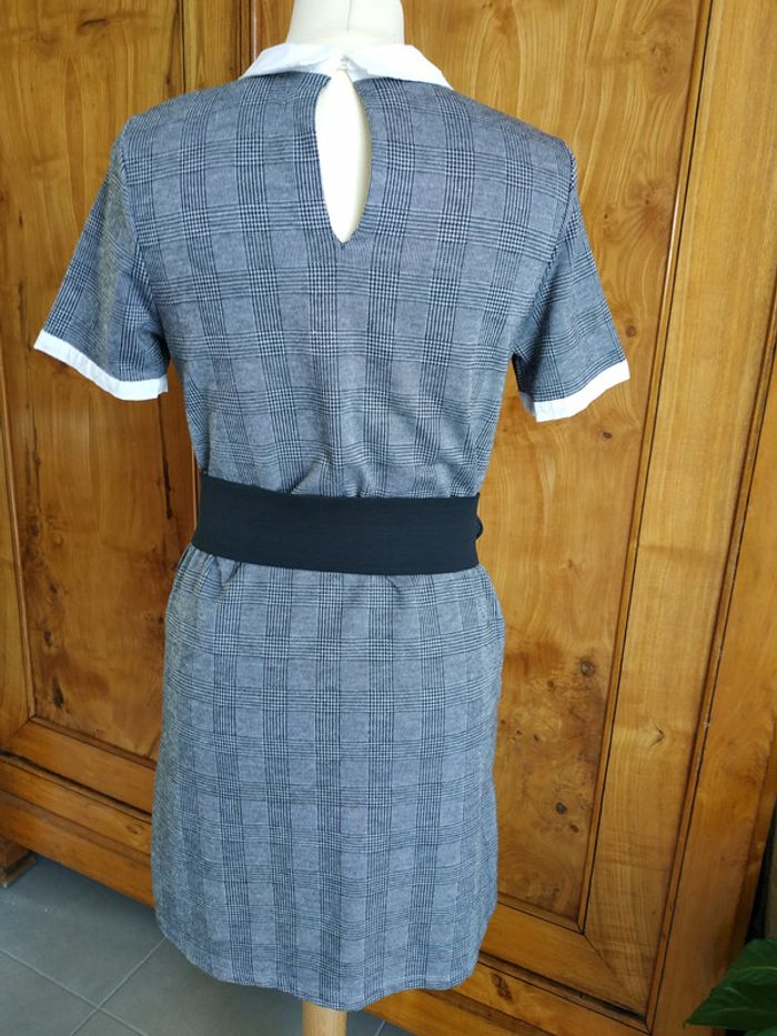 Robe courte manches courtes à carreaux - photo numéro 7
