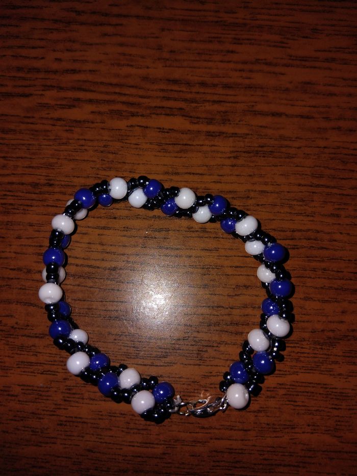 Bracelet en perle de rocaille avec fermoir acier inoxydable