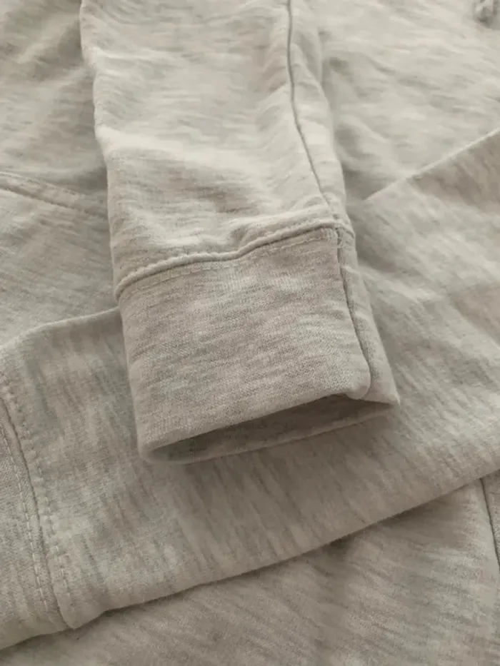 Sweat à capuche gris clair basique – très bon état, taille M - photo numéro 7