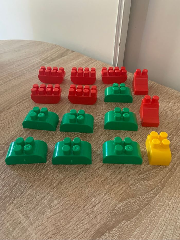 69 pièces de construction ecoiffier + feuilles de palmier - photo numéro 4