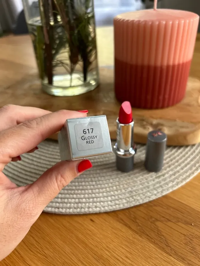 Mavala - rouge à lèvre - 617 glossy red - Neuf - photo numéro 2