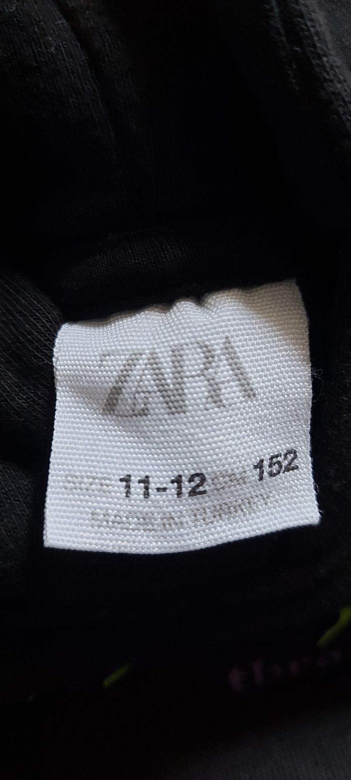 Sweat a capuche Zara taille 11/12 ans - photo numéro 3