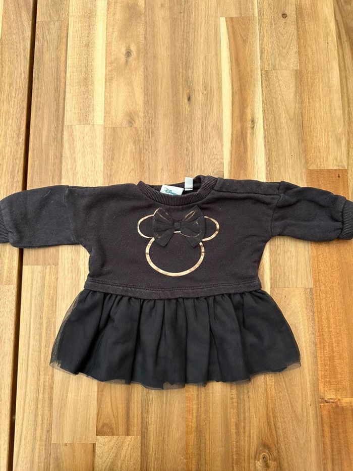 Robe noire en tulle