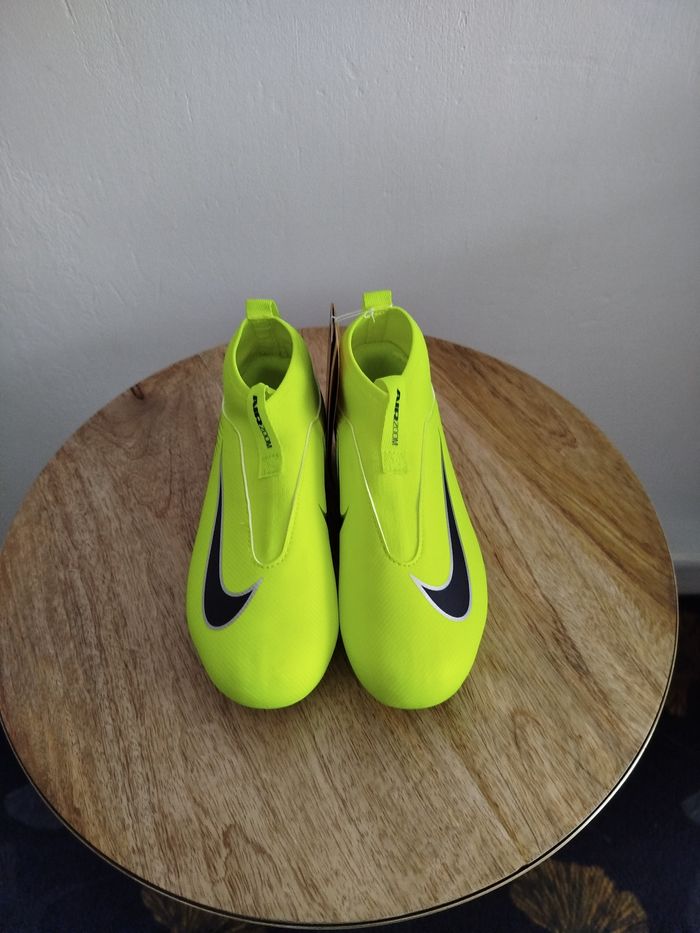 Crampons Nike T 32 - photo numéro 7