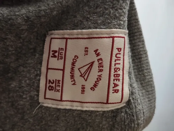 Pull taille L pull & bear - photo numéro 2