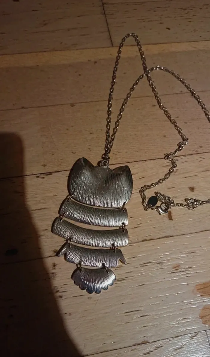 Collier fantaisie pendentif gros hibou argenté - photo numéro 2