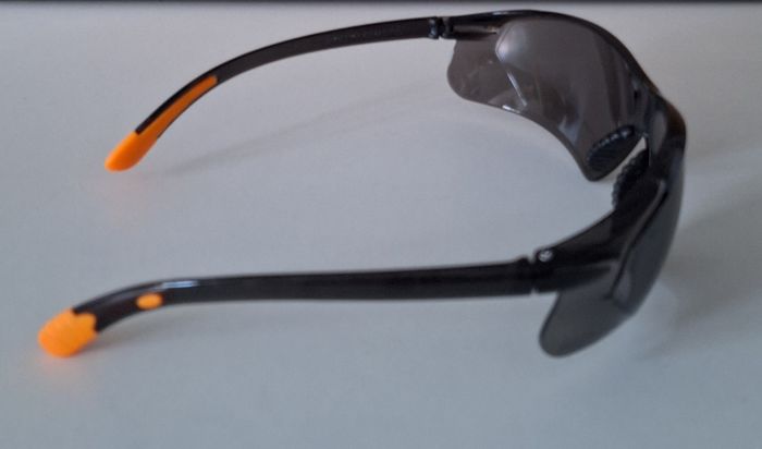 Lunettes de soleil norme CE - photo numéro 2