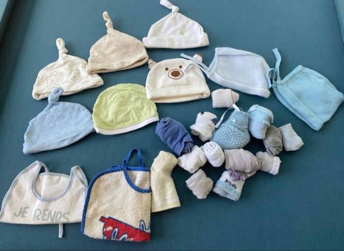 Lot d’accessoires naissance / 1 mois