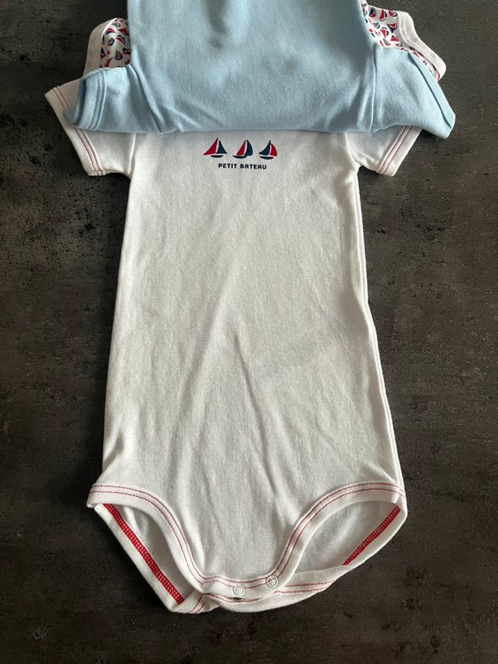 Lot de 3 bodies petit bateau 9 mois garçon - photo numéro 3