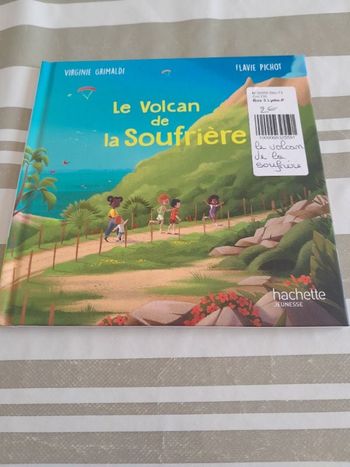 Livre le volcan de la soufrière