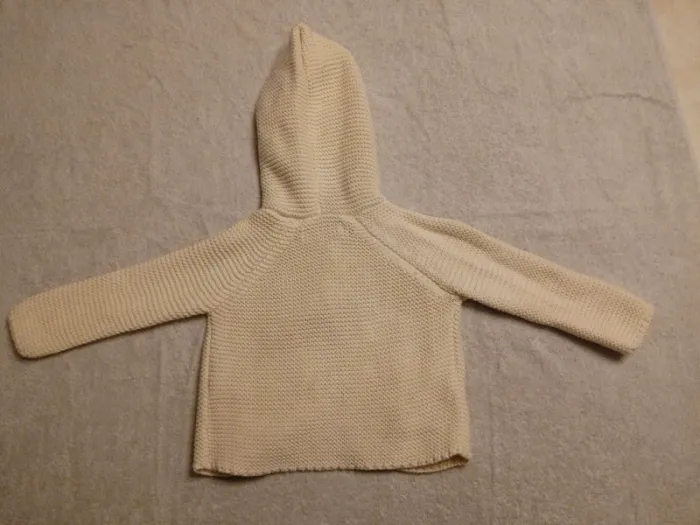 Gilet beige Zara 6-9 mois (réf perso D33)(familleac72) - photo numéro 2