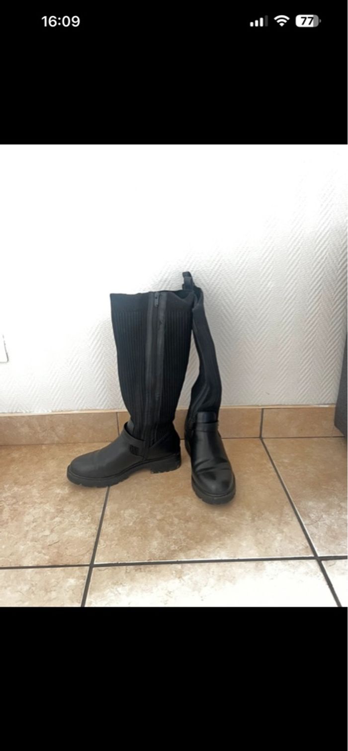 Bottes noir - photo numéro 3
