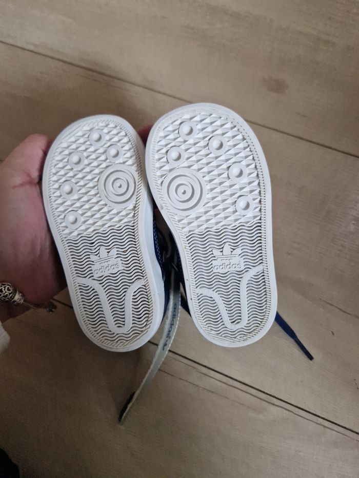 Basket Adidas pointure 20