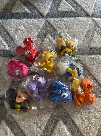 9 figurines Disney action