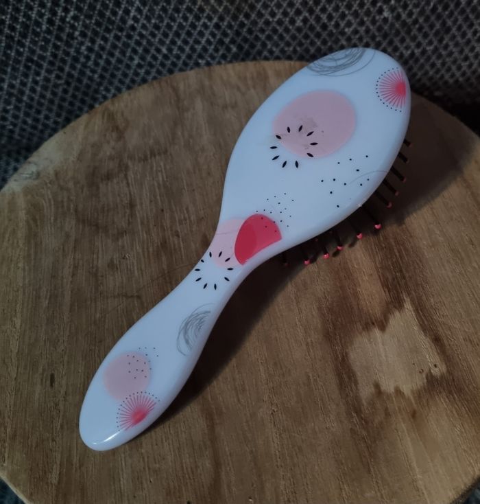 Brosse à cheveux - photo numéro 2