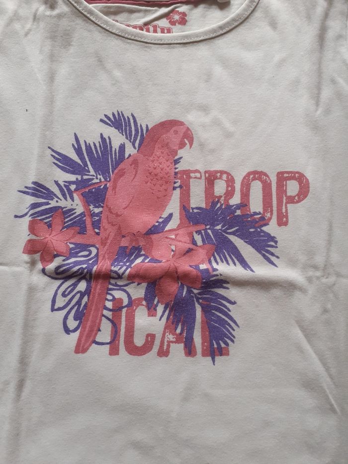Tee-shirt blanc motif perroquet rose et palmiers mauves - photo numéro 2