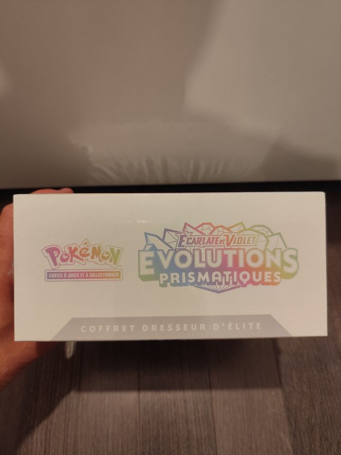 ETB Évolutions Prismatiques cartes Pokémon neuf EV8.5 coffret dresseur d'élite - photo numéro 3