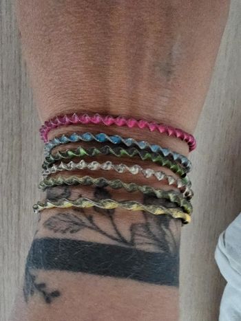 Bracelets élastiques colorés en lot