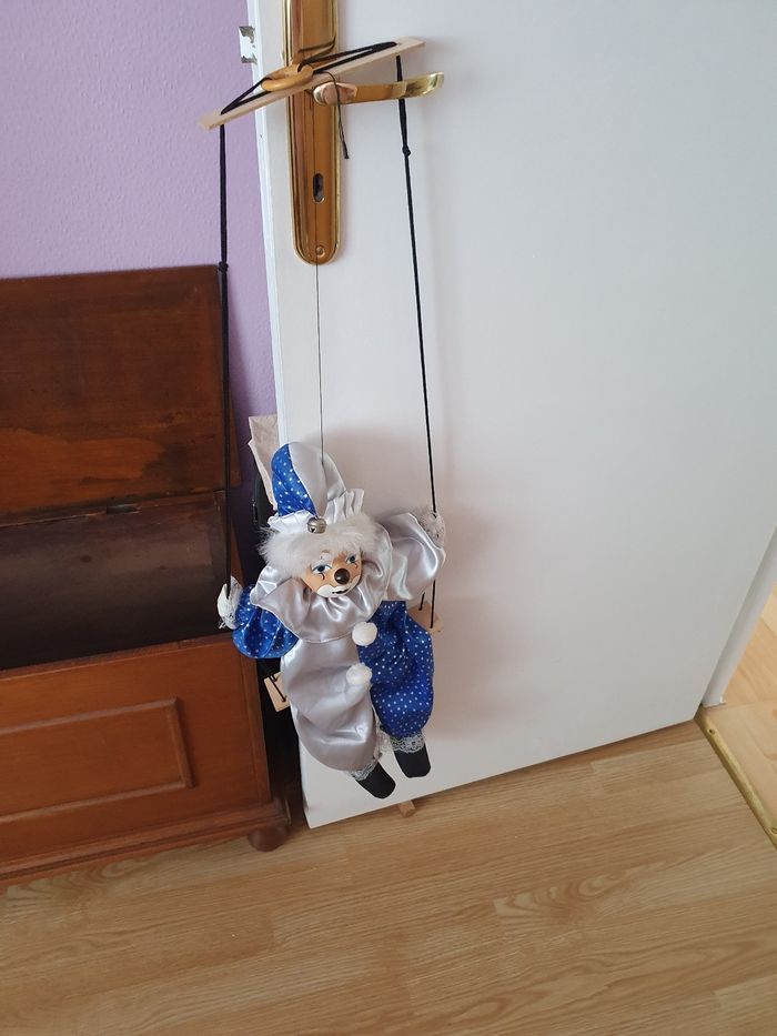 Clown sur sa balançoire comme neuf - photo numéro 1