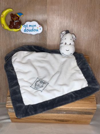 ACT01 doudou zèbre 🦓 action