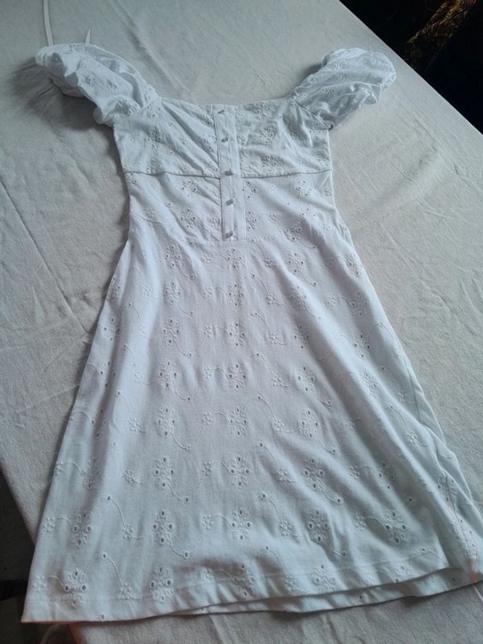 Robe broderie anglaise Asos Design neuve sans etiquette