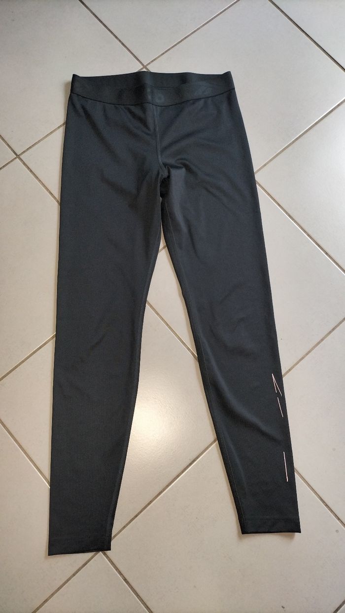 Lot de quatre vêtements - photo numéro 5