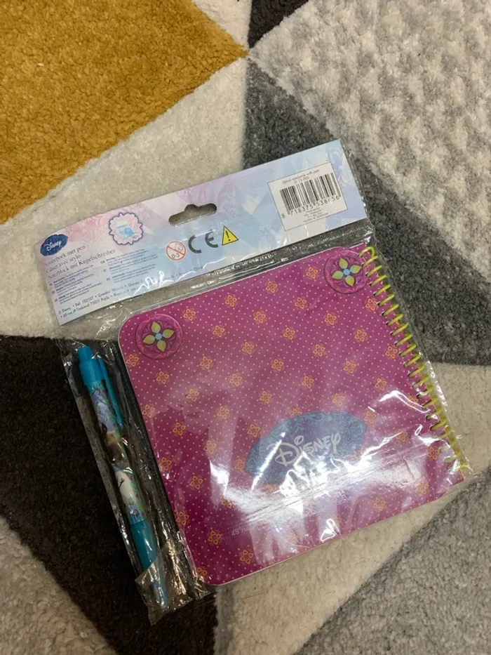 Carnet avec stylo la reine des neiges - photo numéro 2