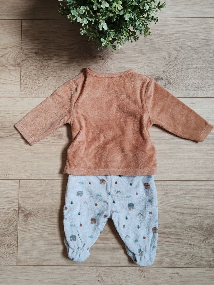 Pyjama motif maison 2 pièces  Kiabi 1 mois 🌸 - photo numéro 2