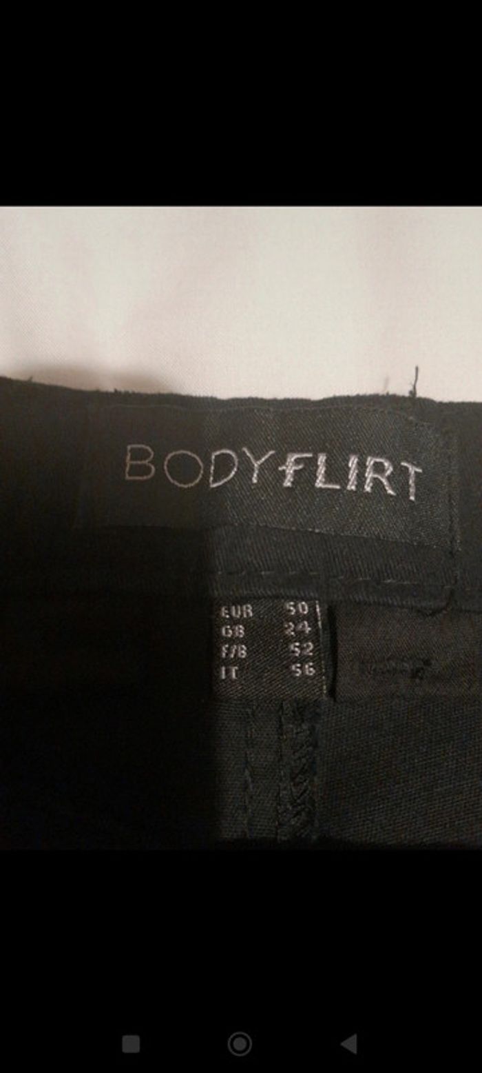 Pantalon noir - photo numéro 3