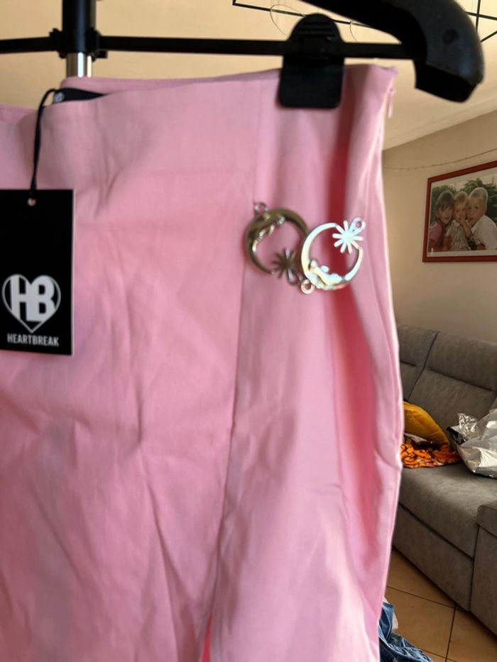 Jupe rose à fente - photo numéro 3