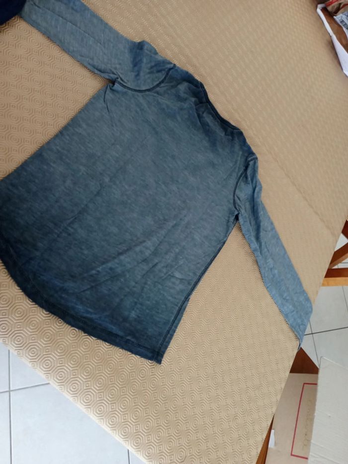 Lot de 2 t-shirts manches longues taille 12 ans en très bon état - photo numéro 8