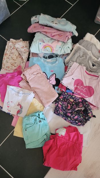 Lot 4 ans fille