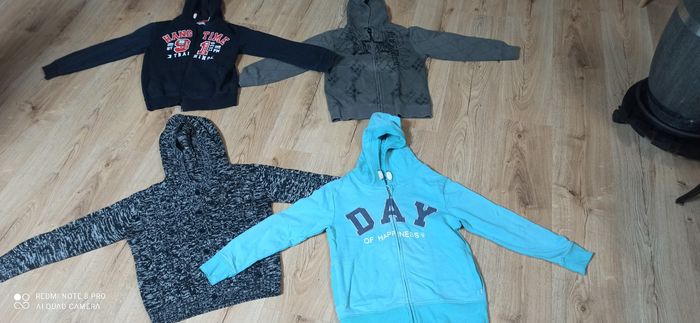 4 gilets à capuche 10 ans