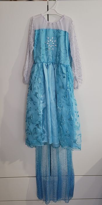 Déguisement robe Elsa reine de neuges TRES BON ETAT