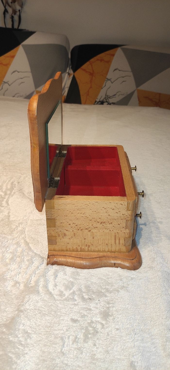 Boîte à bijoux vintage en bois massif - photo numéro 7