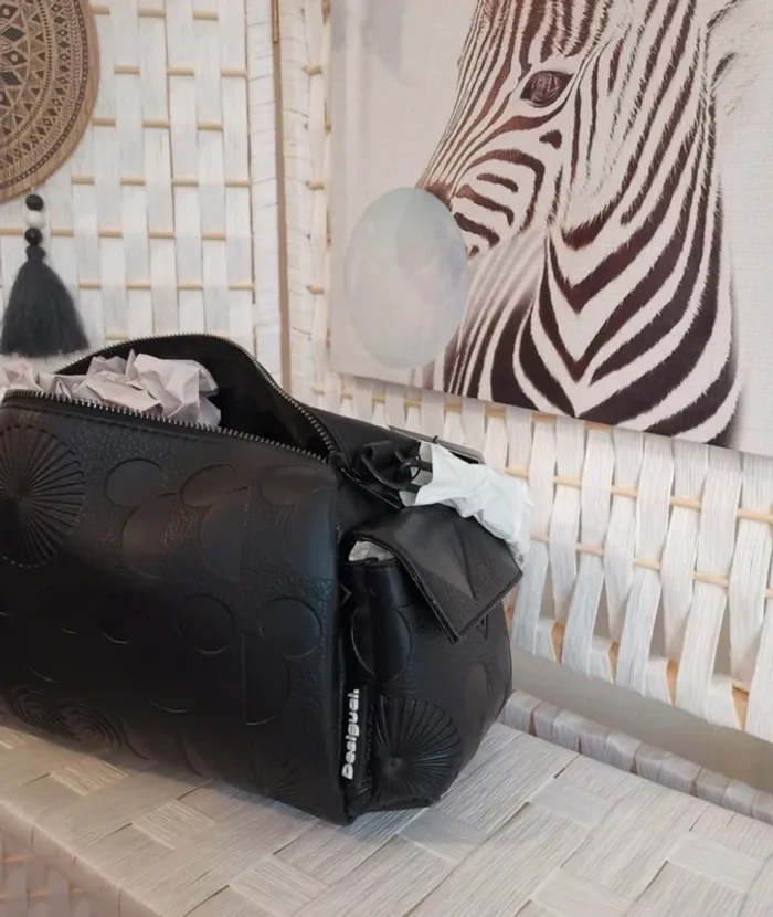 💕Jolie sac à main Desigual Disney édition limitée Mickey  💕 - photo numéro 2