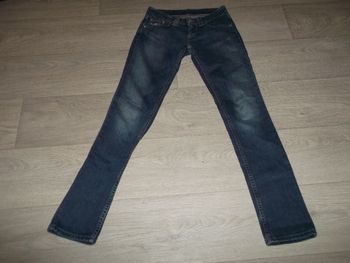 Jean LEVI'S femme modèle 571 bleu poches zippées taille 25x32 US soit 34/36 FR TBE