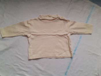 Tee shirt col roulé jaune