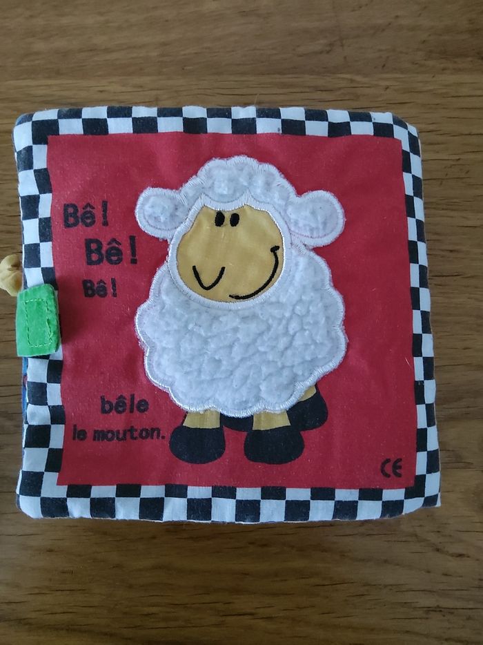 Lot de 2 livres en tissu  pour bébé - photo numéro 4