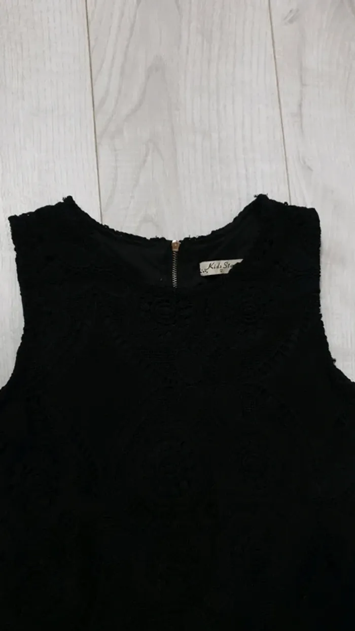 Robe noire brodée 12 ans - photo numéro 4