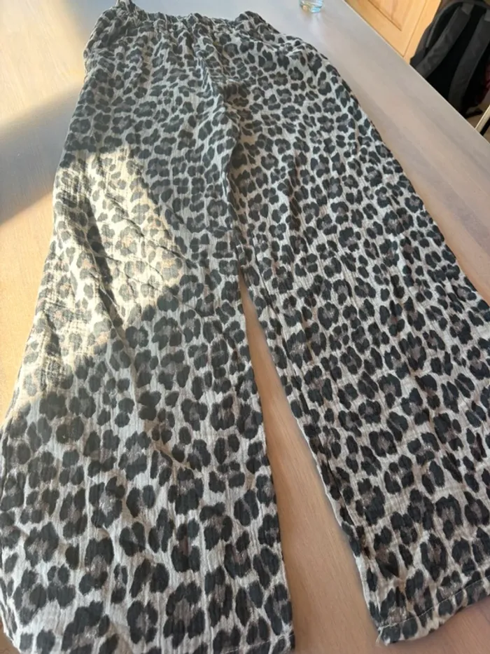 Pantalon léopard neuf TU